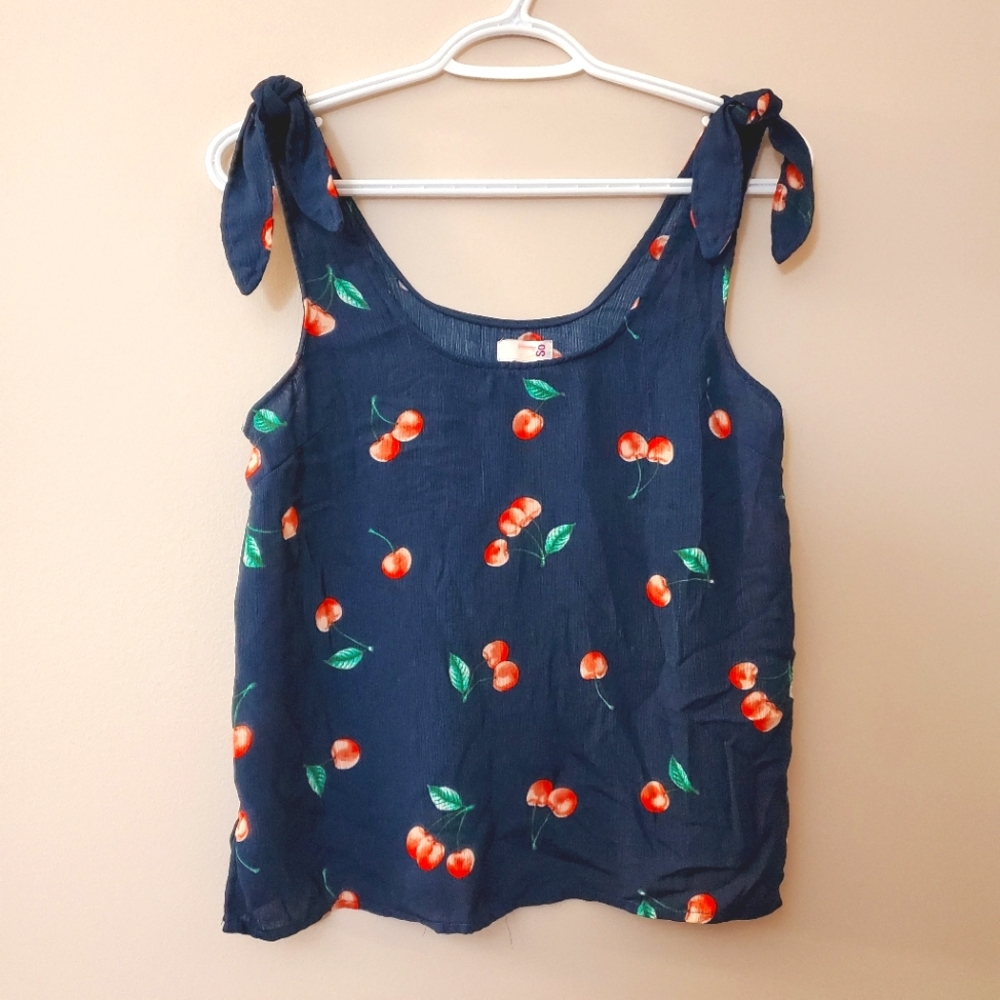 🍒 Cherry print tank top with tie shoulders 🍒 - Size M